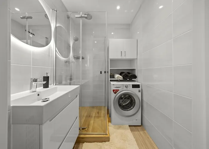 Stylish New With Parking Place Apartment *